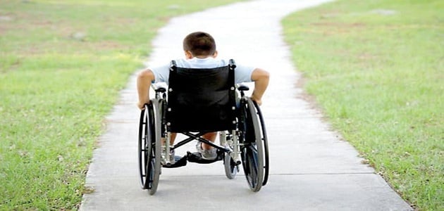 بحث عن ذوي الاحتياجات الخاصة مع المراجع
